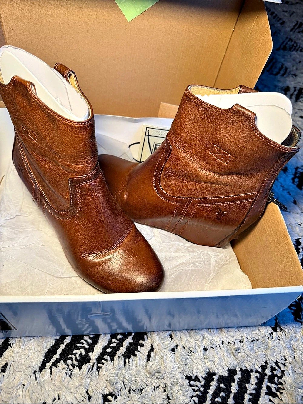 Frye Carson Wedge Bootie-SVL Wedge Booties in Brown US 7M Like New